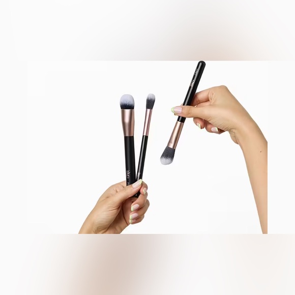 BYOD 3pc bundle Face Brush Set - Picture 3 of 3